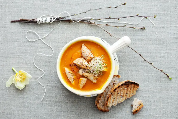 Hva med litt gresskarsuppe med kylling til lunsj. Bilde: Matprat.no