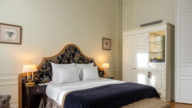 Stanhope_Hotel_Royal_Suite