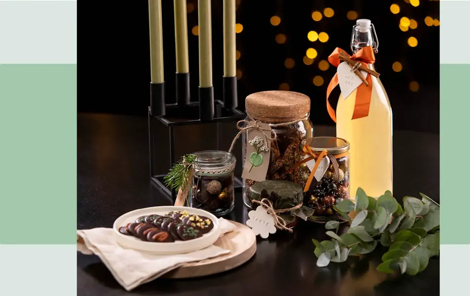 Eplegløgg, knekkebrød og julegodt