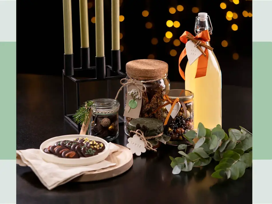 Eplegløgg, knekkebrød og julegodt