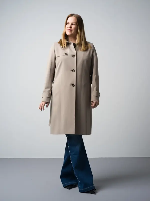 Freyja trenchcoat 7895 Freyja jeans 1395 Scorett pumps 2000-3