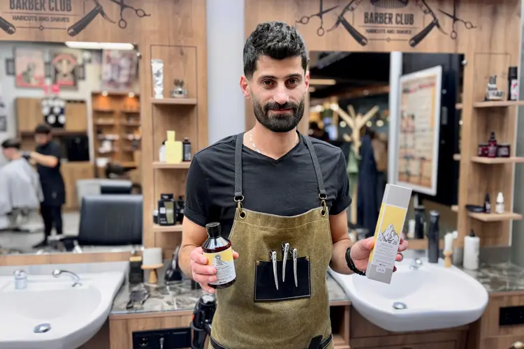 Davines Natural Tech Purifying Shampoo og Purifying Gel finner du hos J&K Barber Shop.