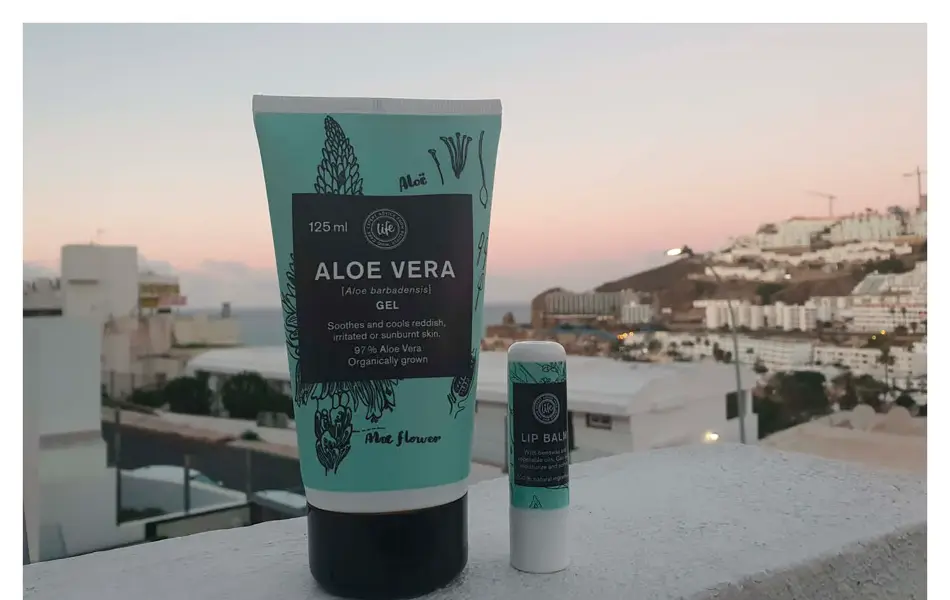 Solkrem og solstift.