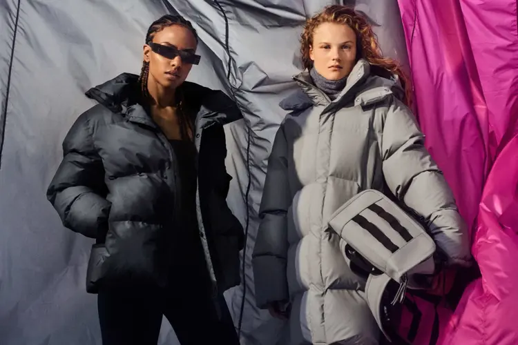 Rains-jakker hos Grændsens Skotøimagazin.