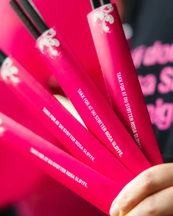 Rosa sløyfe hos Sabrura