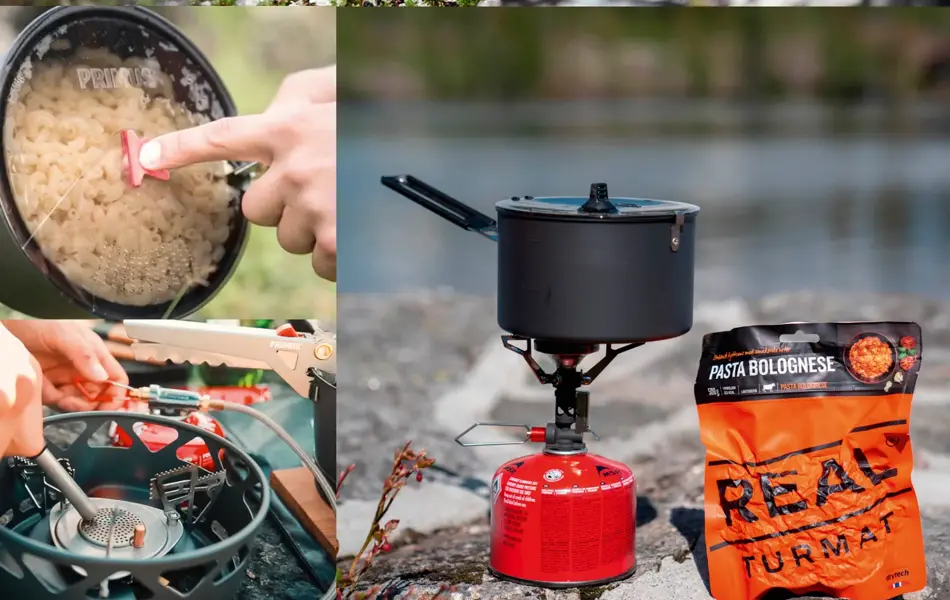 Nærbilde av hånd som heller vann fra en kjele i en Real Turmatpose, finger holder igjen lokk på en kjele med ris, nærbilde av et stormkjøkken som tennes oppp, kjele står på på en Primus ute på en stein med en Real Turmatpose ved siden av seg.