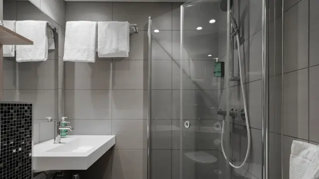 Thon_Hotel_Sortland_Standard_Room_Twin_Bad