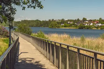 Bilde av turområde Heggedal og Vollen sommerstid med sjø og natur