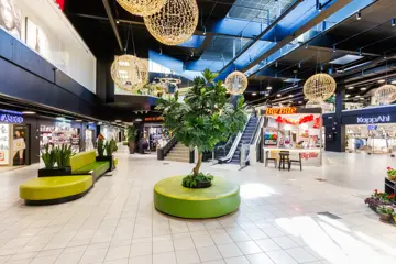 AMFI Roseby fellesareal, sitteplasser i midten av senteret