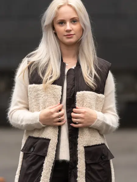 Litt Snob vest 1599 genser 1699 bukse 4400 sko 1699-91.jpg