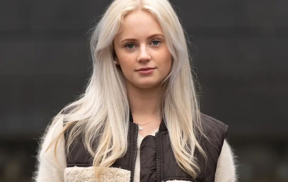 Litt Snob vest 1599 genser 1699 bukse 4400 sko 1699-91.jpg