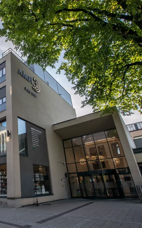 AMFI Larvik fasade, mot inngang
