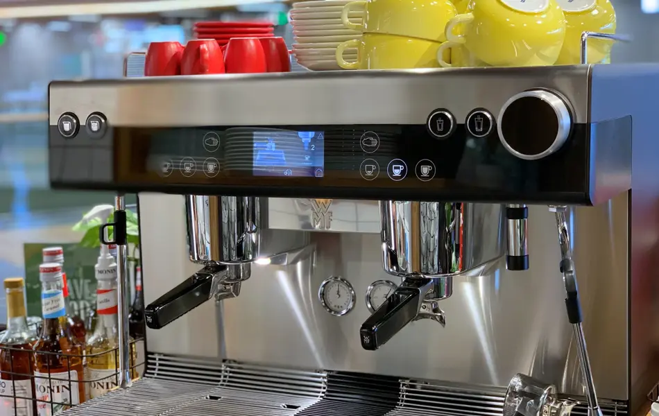 Kaffemaskin hos jordbærpikene