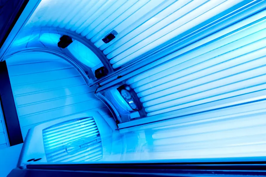 Tanning bed,  --- for more tanning beds, please look in my portfolio