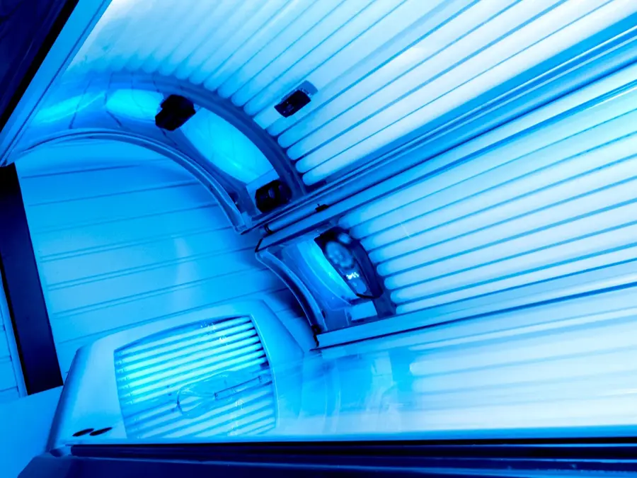 Tanning bed,  --- for more tanning beds, please look in my portfolio