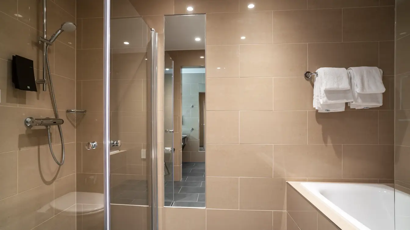 Thon_Hotel_Oslo_Airport_Bad_suite