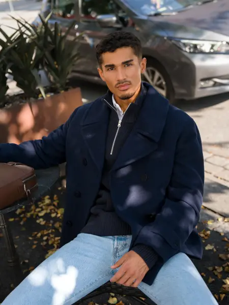 Mann viser høstmote