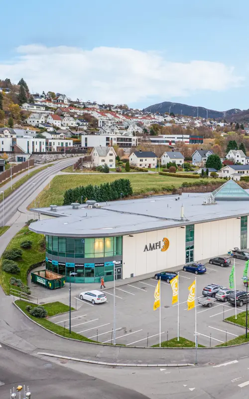 AMFI Ulsteinvik fasade, oversiktsbilde tatt med drone