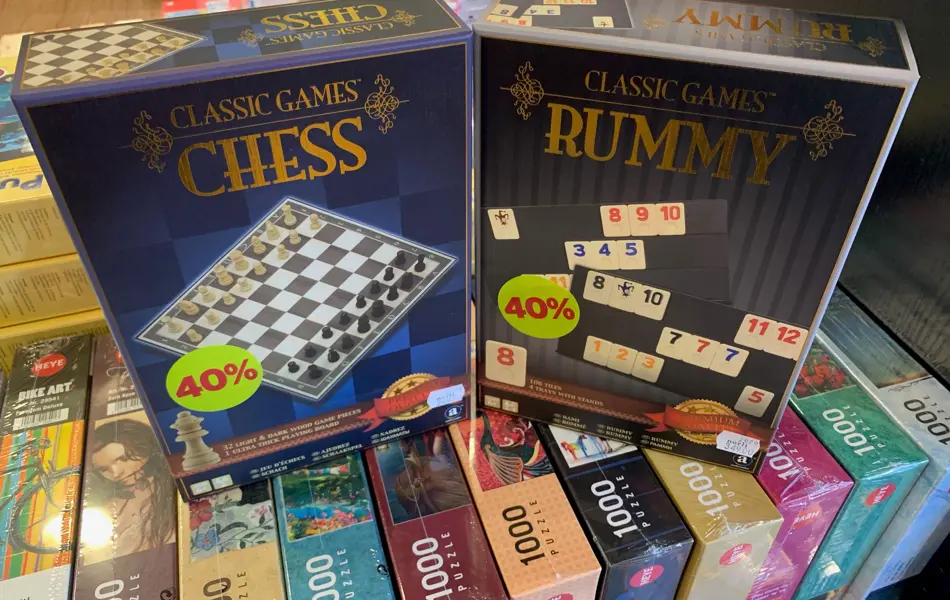 sjakk og rummy-spill