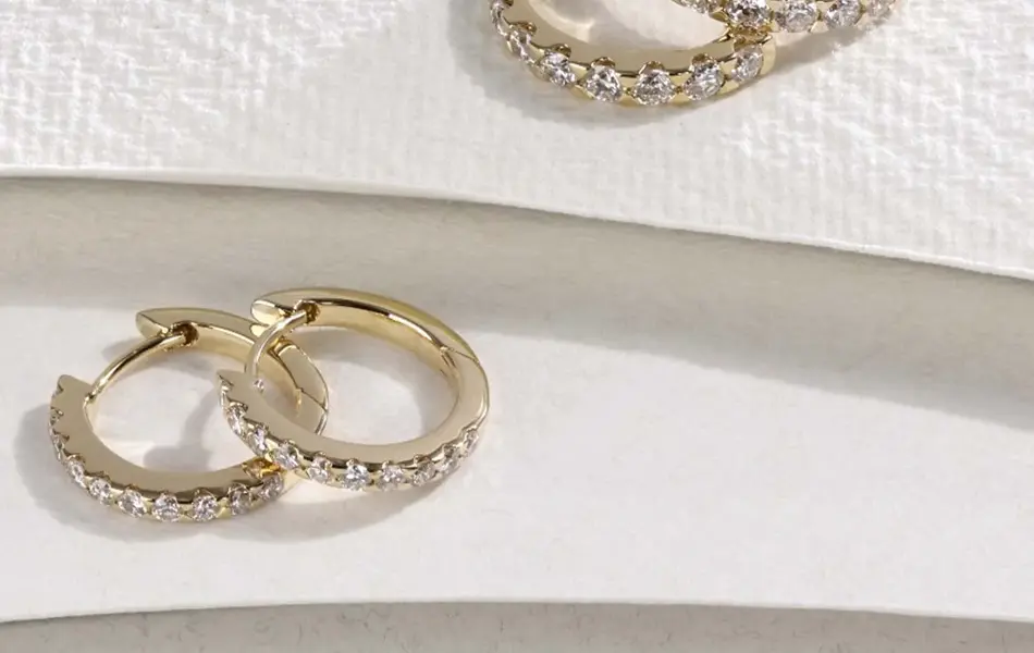 Runde øredobber med diamanter