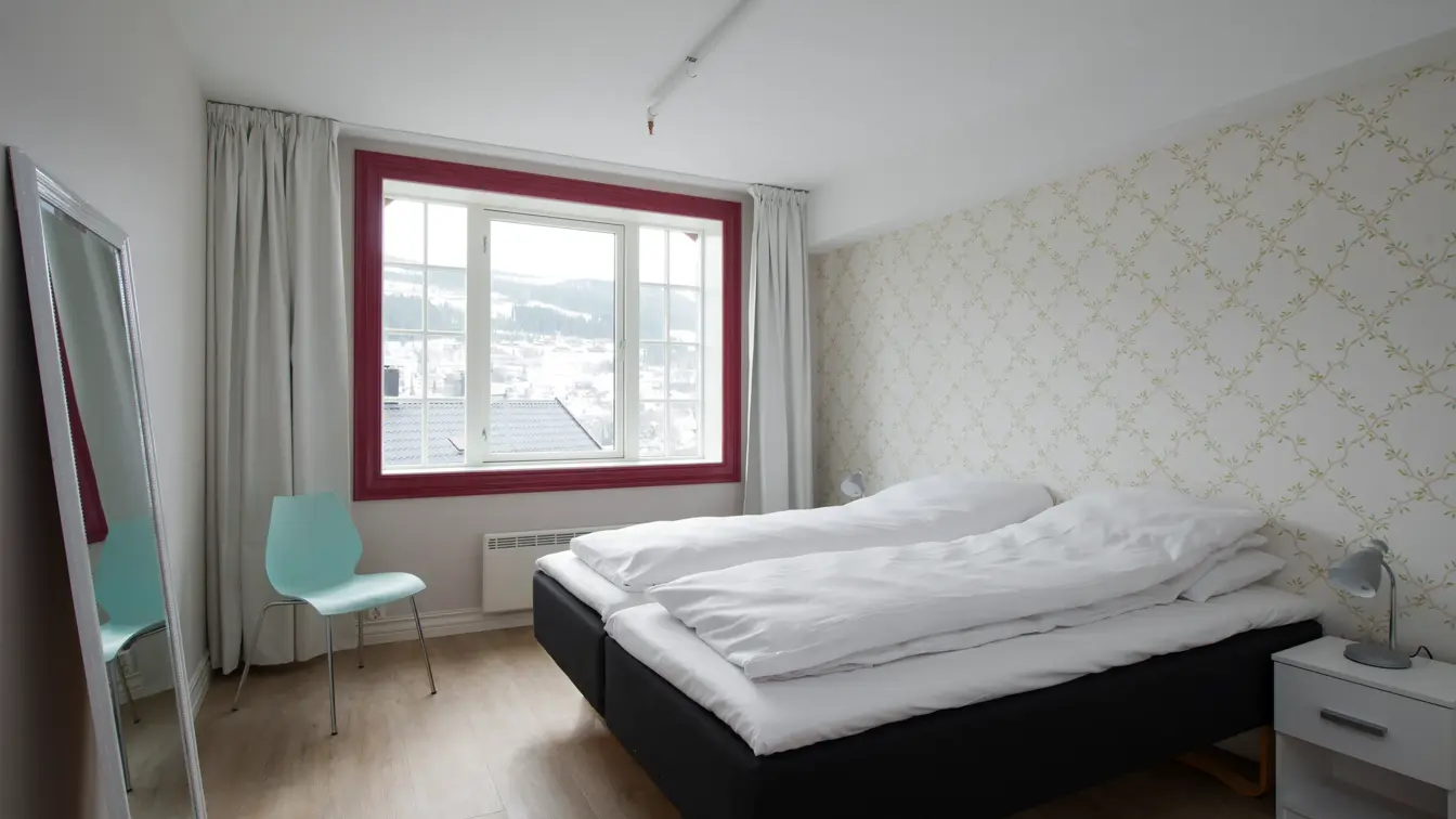 Seng i superior rom på Thon Hotel Hallingdal