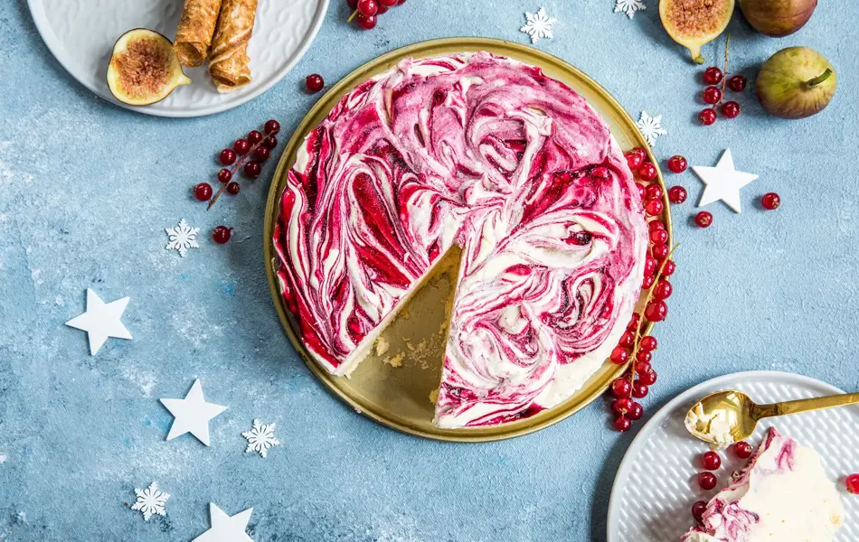 Rosa kake som mangler ett stykke