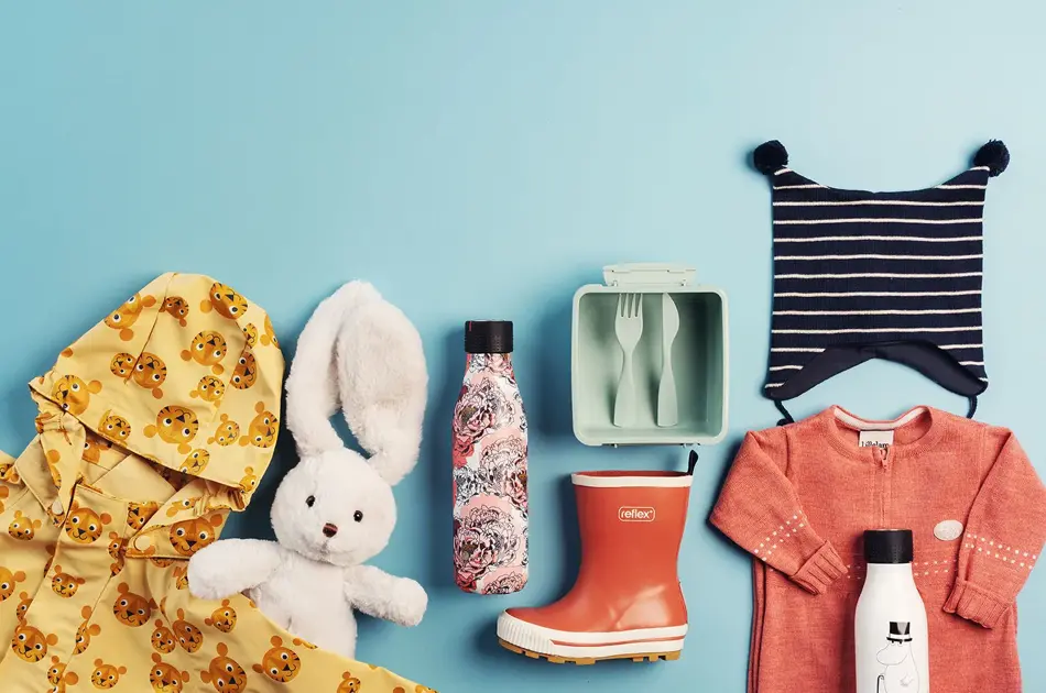 Bilde av klær og utstyr til barn