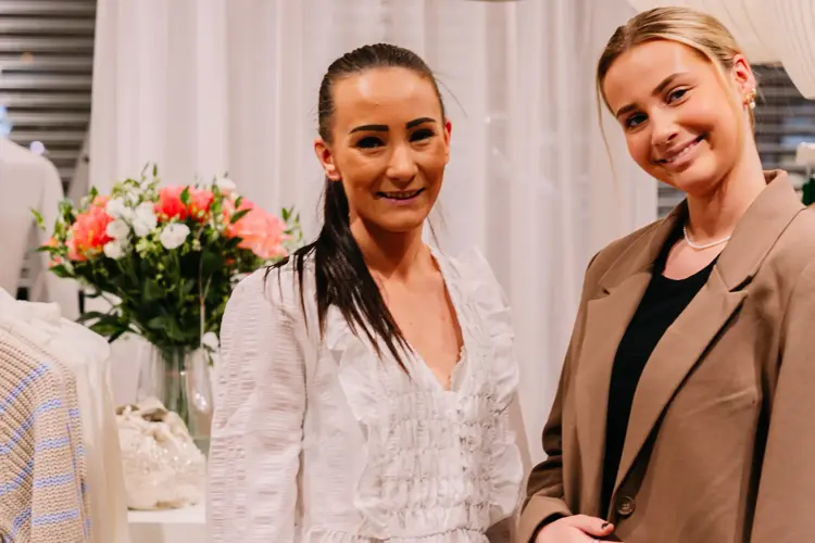 Jentene på MESSAGE gleder seg til å ønske alle velkommen.