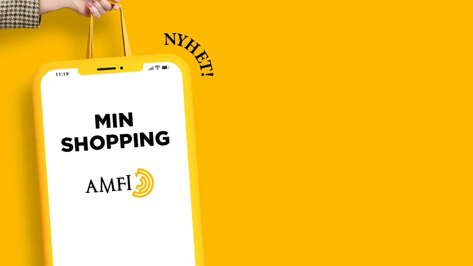 Dame som holder en pose med teksten "min shopping - amfi"