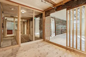 Et kontorlokale i Svensgården på Bryggen i Bergen.