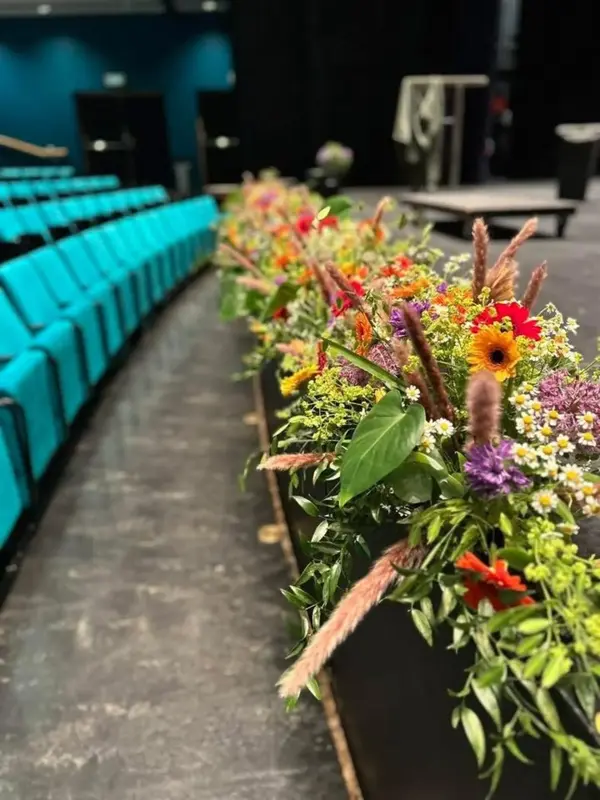 Stor blomsterekorasjon