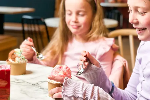 jenter spiser softis