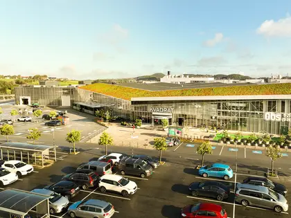 Bildet viser et dronebilde av kjøpesenreret Kvadrat i Sandnes.