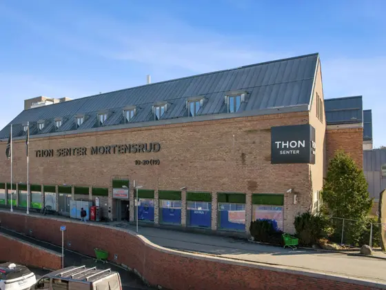 Bilde av Thon Senter Mortensrud med Thon Senter logo.