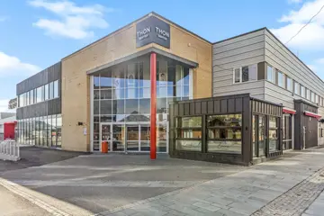 Bilde av kjøpesenteret Thon Senter Alta med ny logo.