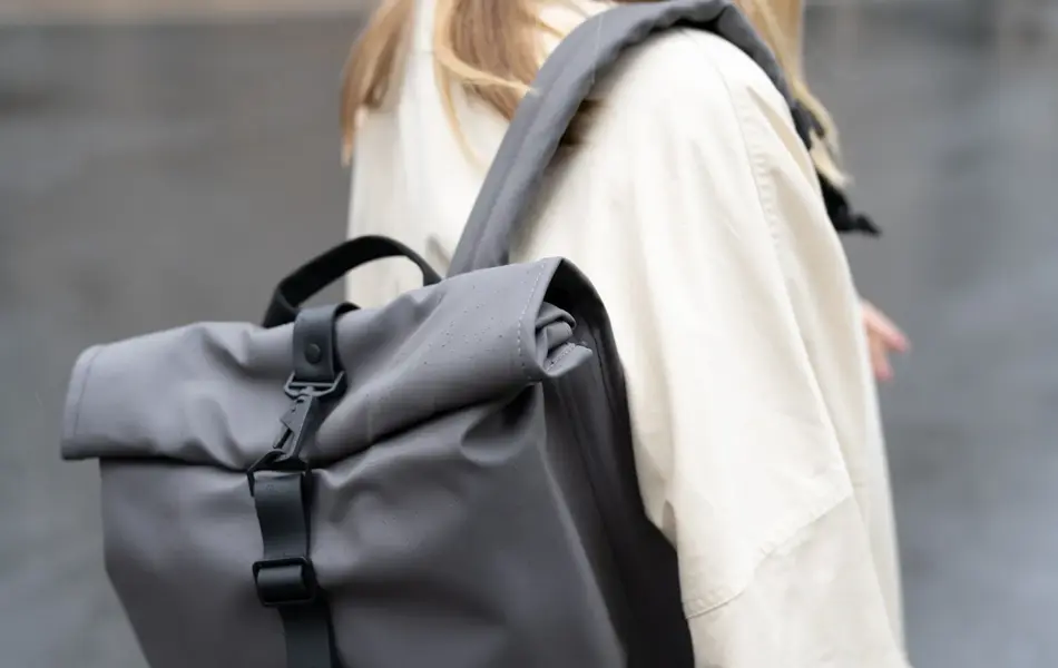 Regntøy, gummistøvler og regnsekker 