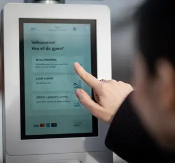 Bilder av kundereise når man parkerer eller lader