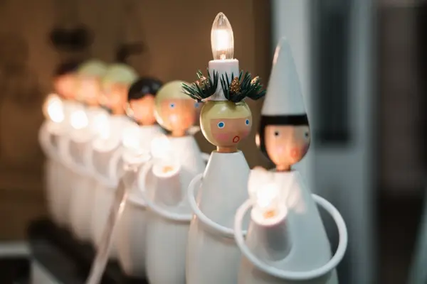 adventsstake formet som et luciatog