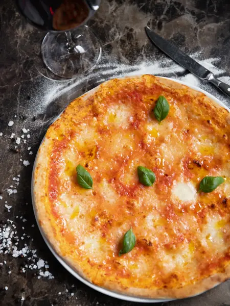 Pizza margherita_stående.jpg
