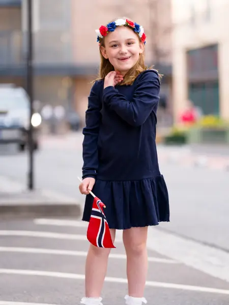 Barnemote 17 mai - inspirerende antrekk til gutt og jente på 17 mai