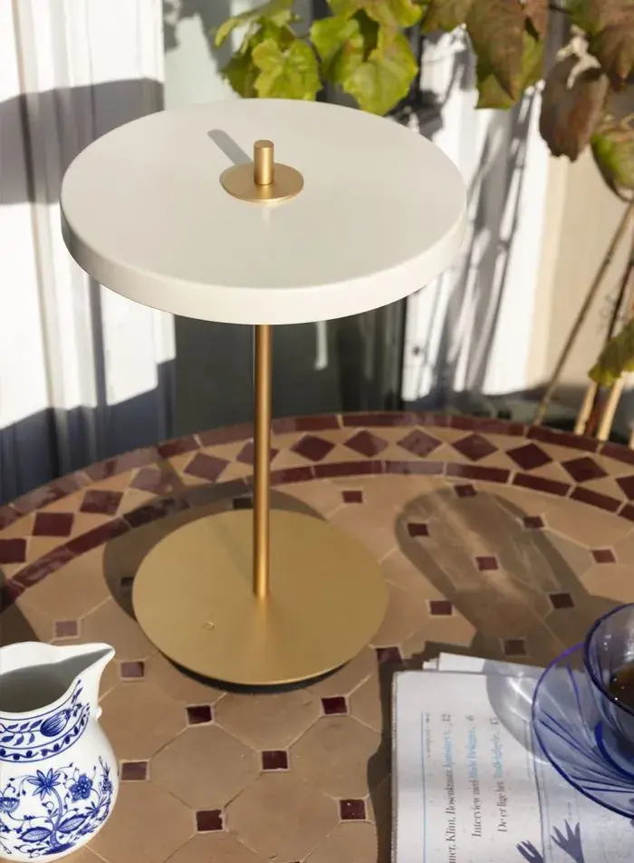 Oppladbar lampe fra Umage