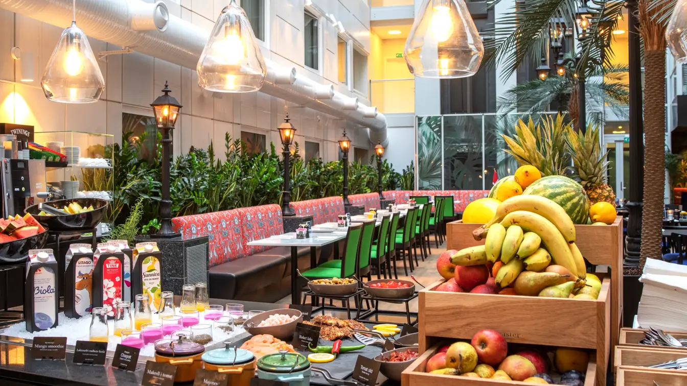 Frukt og grønt på frokostbuffet på Thon Hotel Cecil