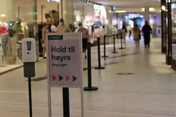 Bilde av plakat i kjøpesenter