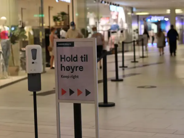 Bilde av plakat i kjøpesenter