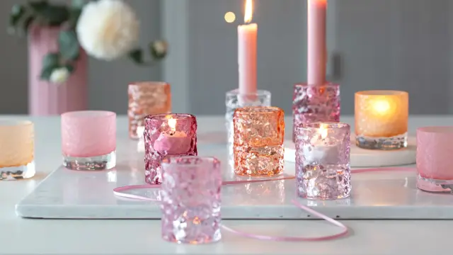 Fargerike blomster og vaser fra Mester Gronn