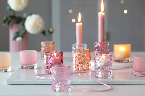 Fargerike blomster og vaser fra Mester Gronn