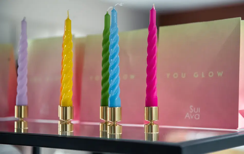 fargerike stearinlys