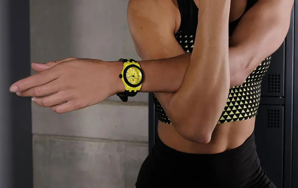 arm med sportsklokke