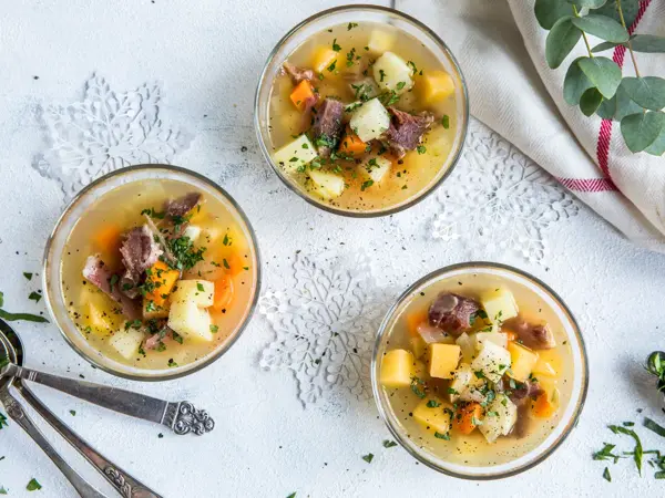 Tre skåler med suppe