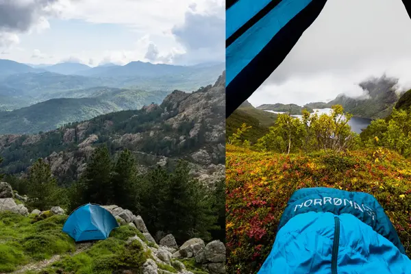 Blått telt satt opp ute i et fjelllandskap, bilde tatt ut fra teltet med sovepose nederst.